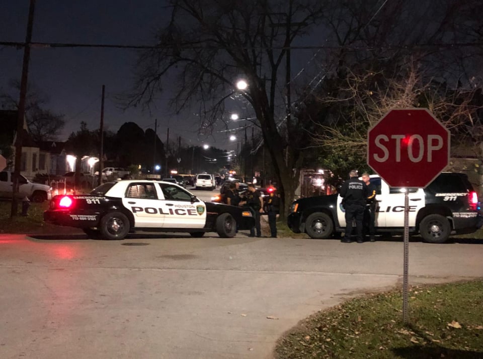 patrullas, agentes, policía de noche, crímenes, MundoNOW