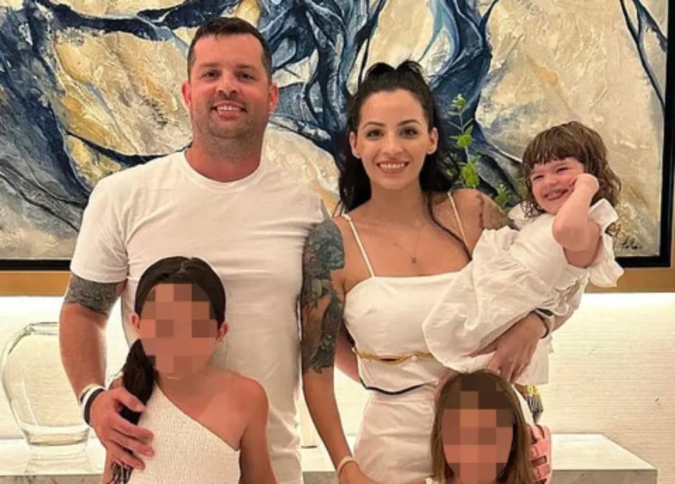 Elevan cargos a padre que provocó la muerte de su hija por dejarla encerrada en el auto