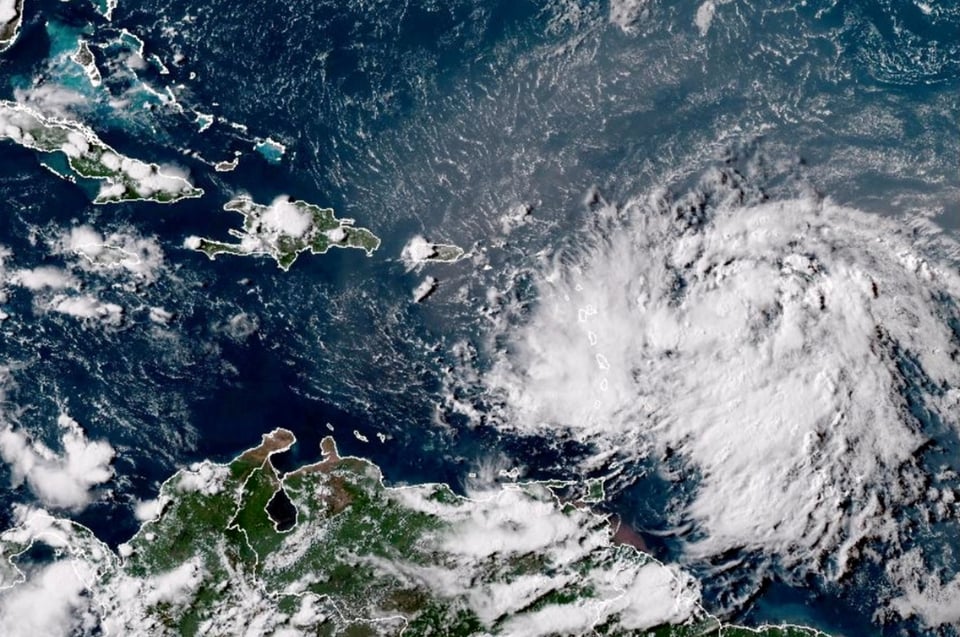Tropical Storm Ernesto, Puerto Rico, National Guard, cancellation of classes, MundoNOW, One Million People Without Power