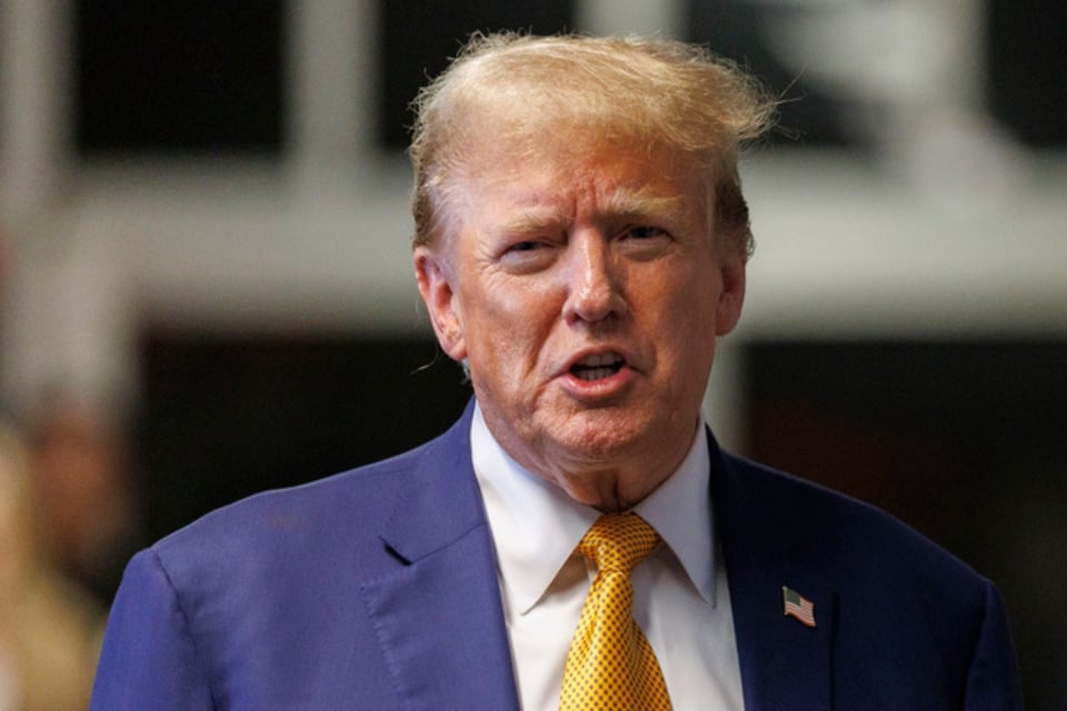 Trump lashes out at Tim Walz, Politics, Elections, Campaign, White House, Trump Defends His Relationship with Putin