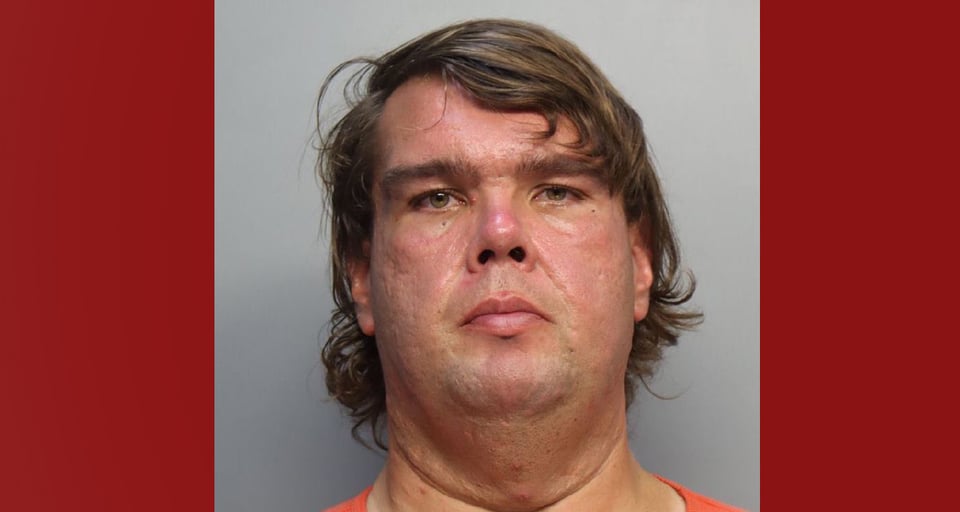 Acusan a hombre de Miami de abusar de su madre anciana