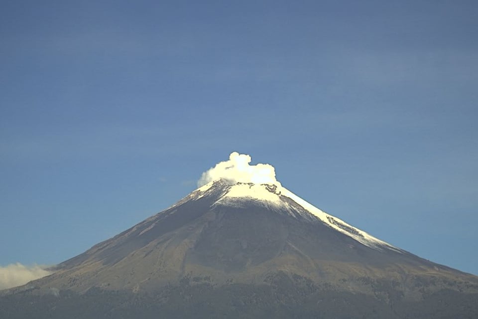 Dan noticia del volcán Popocatépetl de México tras erupción en Islandia