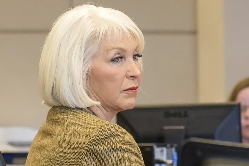 Exsecretaria de Colorado, Tina Peters, culpable de manipular las elecciones del 2020