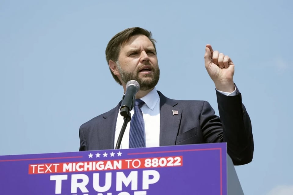 JD Vance ataca Harris, Trump, Kamala Harris, MundoNOW