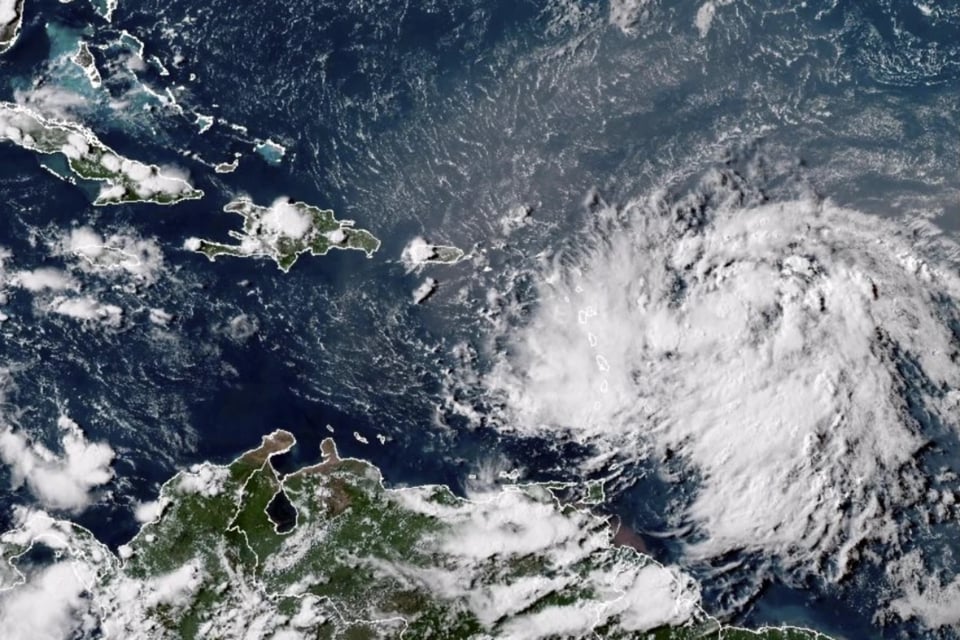 Se forma la tormenta tropical Ernesto y lanzan alerta