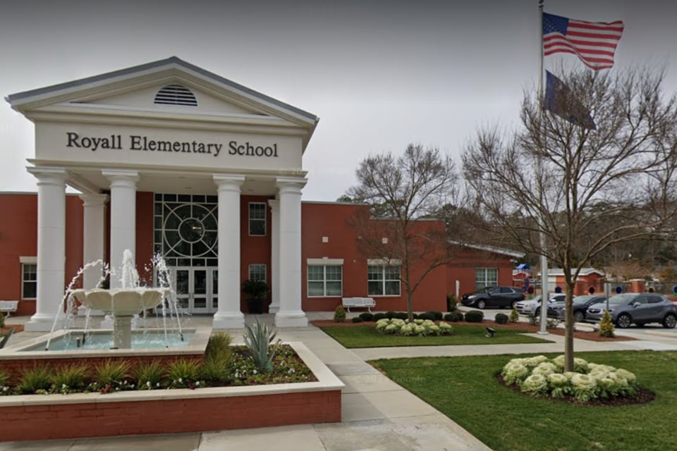 Escuela de South Carolina se disculpa porque sus empleados se vistieron de la Migra