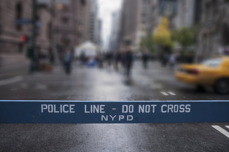 Hallan manos cortadas en apartamento de New York; el cuerpo quemado fue encontrado en un carrito del super featured image