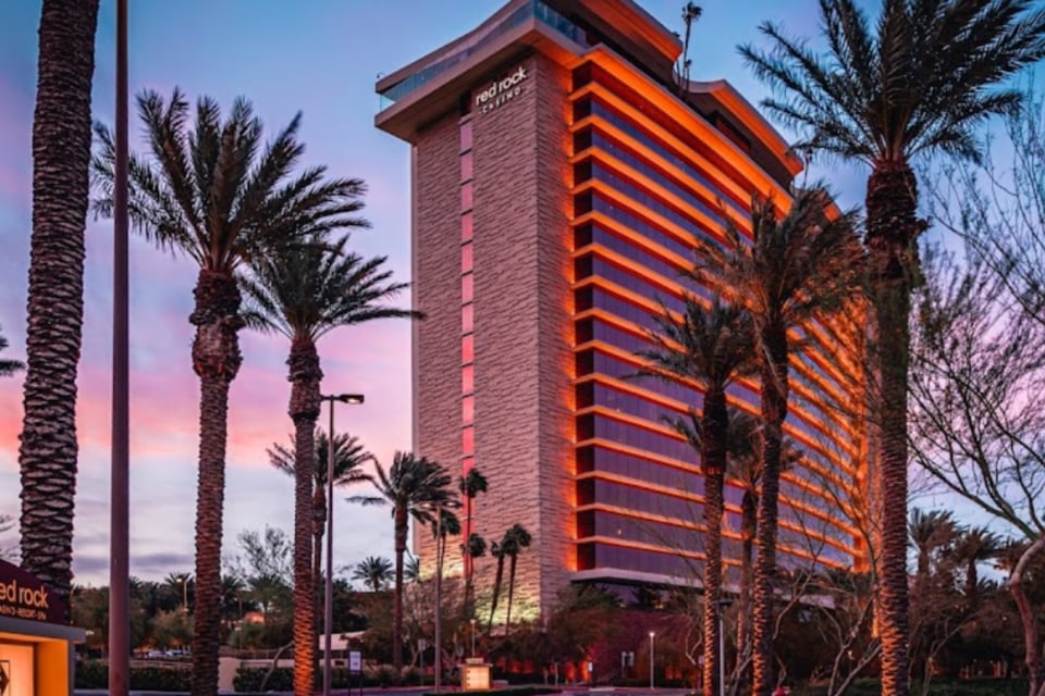 Tres personas terminan hospitalizadas tras ser apuñaladas y recibir balazos en casino de Las Vegas