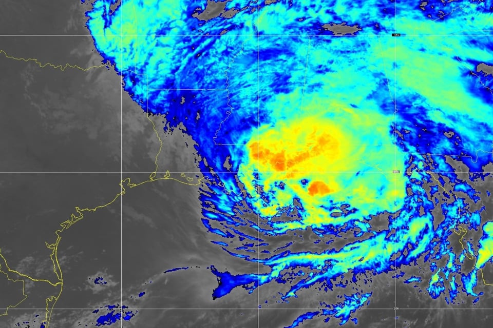 Mississippi, Alabama, lluvias, MundoNOW, evacuaciones, advertencias, NHC, vientos