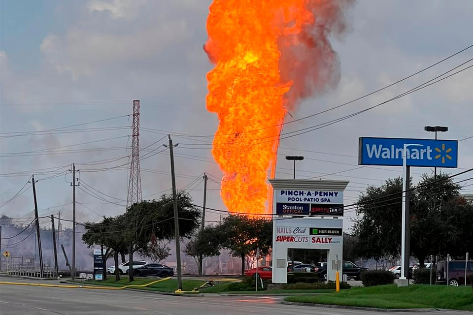 Massive fire in La Porte: Evacuation ordered and highways closed after gas pipeline explosion