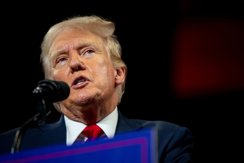 Trump enfrenta controversia tras comentarios sobre inmigrantes y visita peligrosa a Springfield featured image
