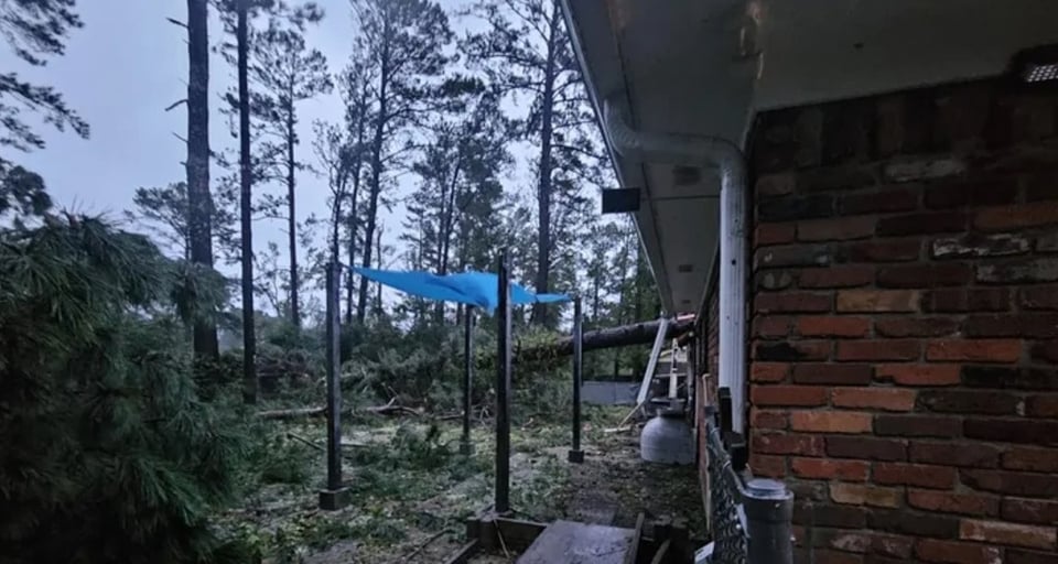 Familias hispanas lo pierden todo tras paso del Huracán Helene featured image