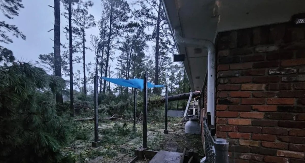 Familias hispanas lo pierden todo tras paso del Huracán Helene