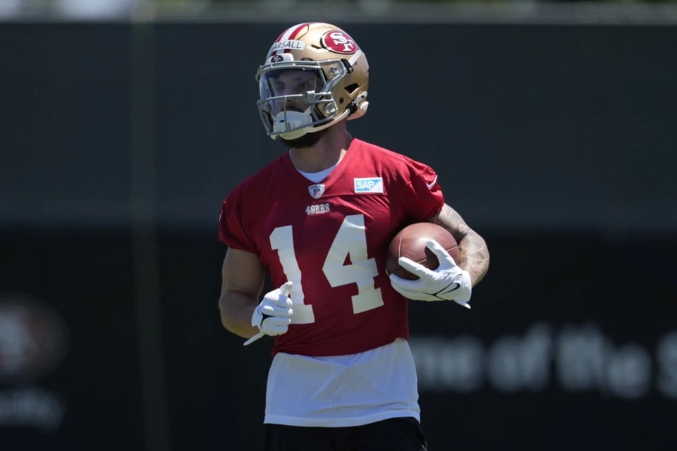 El receptor abierto de los 49ers, Ricky Pearsall recibe un disparo en un intento de robo