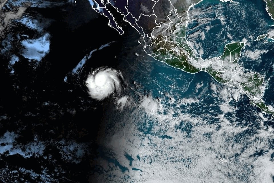 tormenta tropical, resaca, viento, huracán, MundoNOW