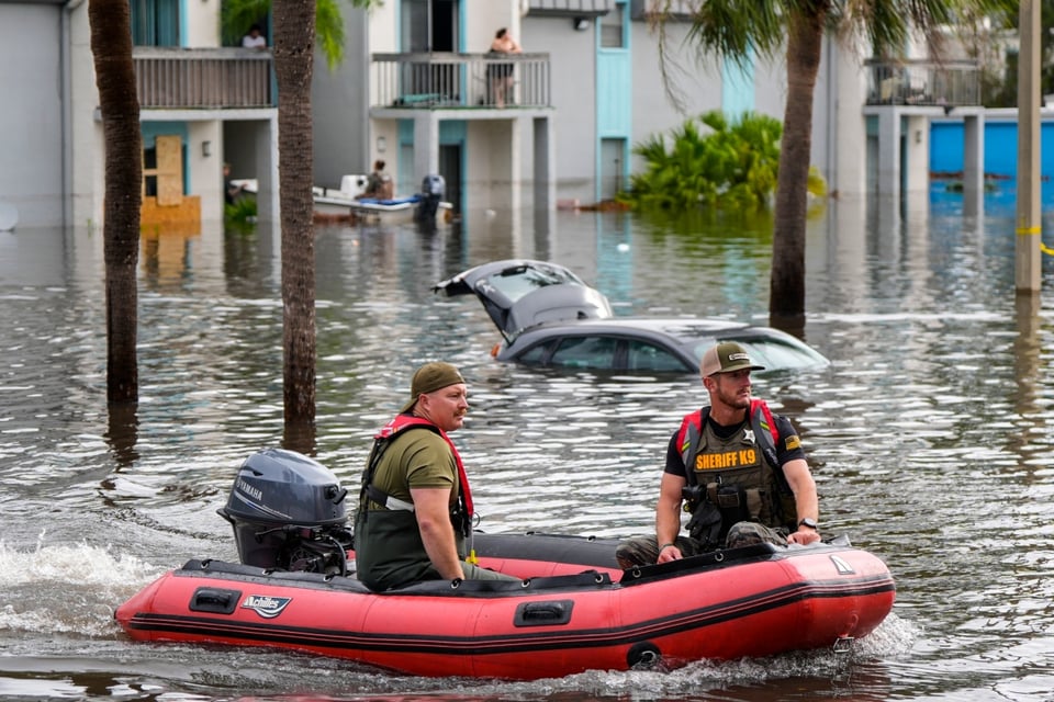 Advierten lo peor tras el paso del huracán Milton en Florida featured image