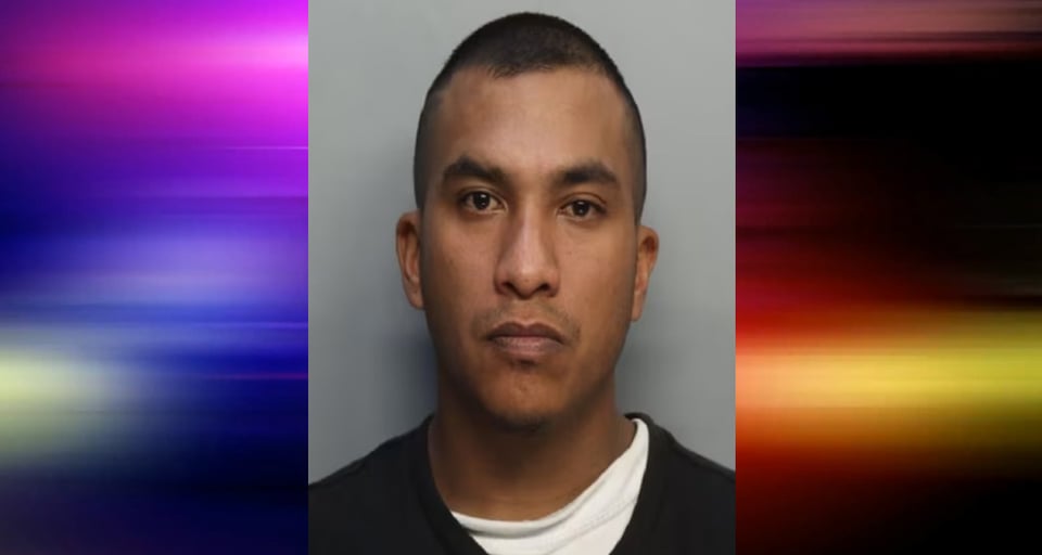 Hispano es arrestado por golpear a la madre de su hijo