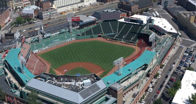 Baseball legend Luis Tiant dies