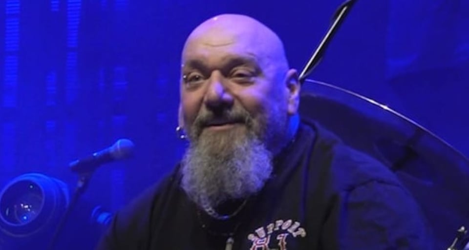 Paul Di’Anno, ex vocalista de Iron Maiden, fallece a los 66 años dejando un legado imborrable