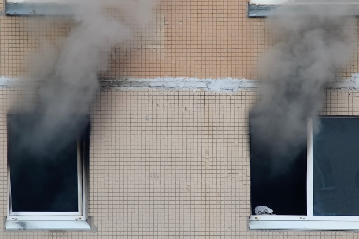 Incendio en Apartamentos deja a dos muertos en Roswell