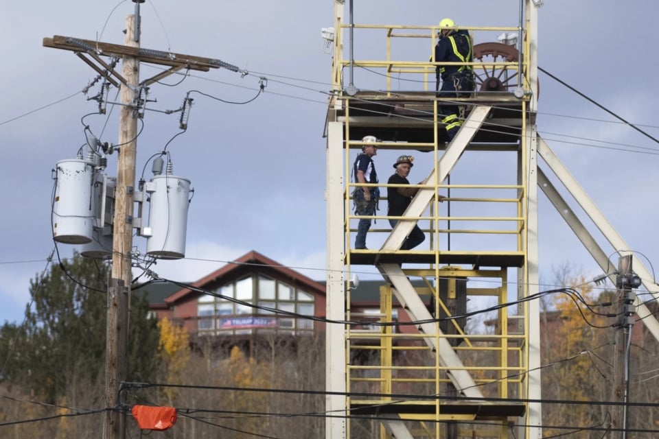 Falla en ascensor mató a una persona y atrapó a 12 en una mina turística de Colorado featured image