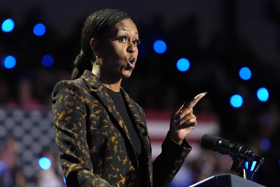 Michelle Obama supports Harris, Trump, Harris, MundoNOW
