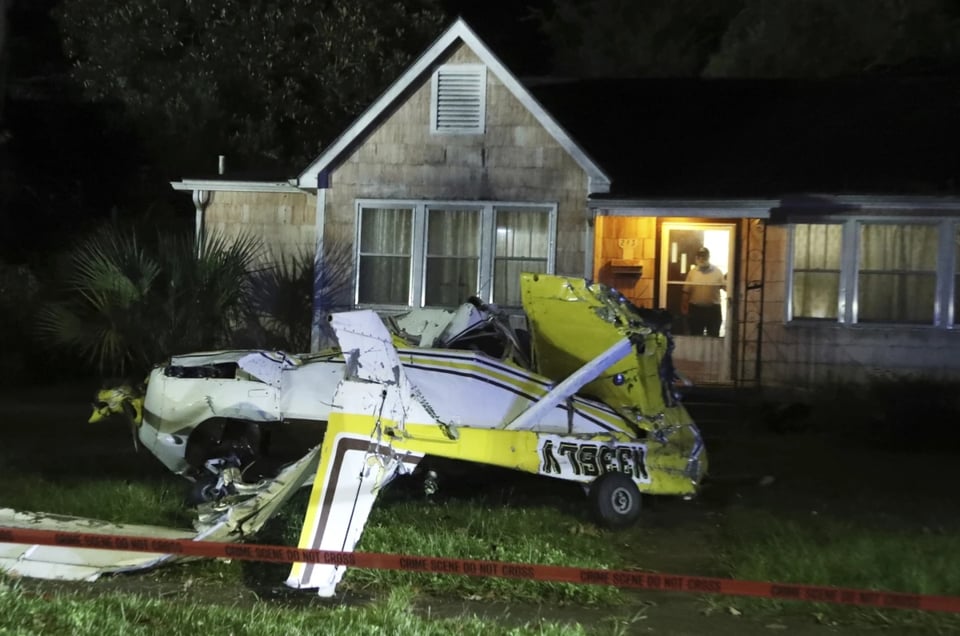 Avioneta se estrella en vecindario de Georgia y hay saldo mortal