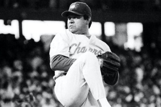 Claudia Sheinbaum Rinde Homenaje a Fernando Valenzuela