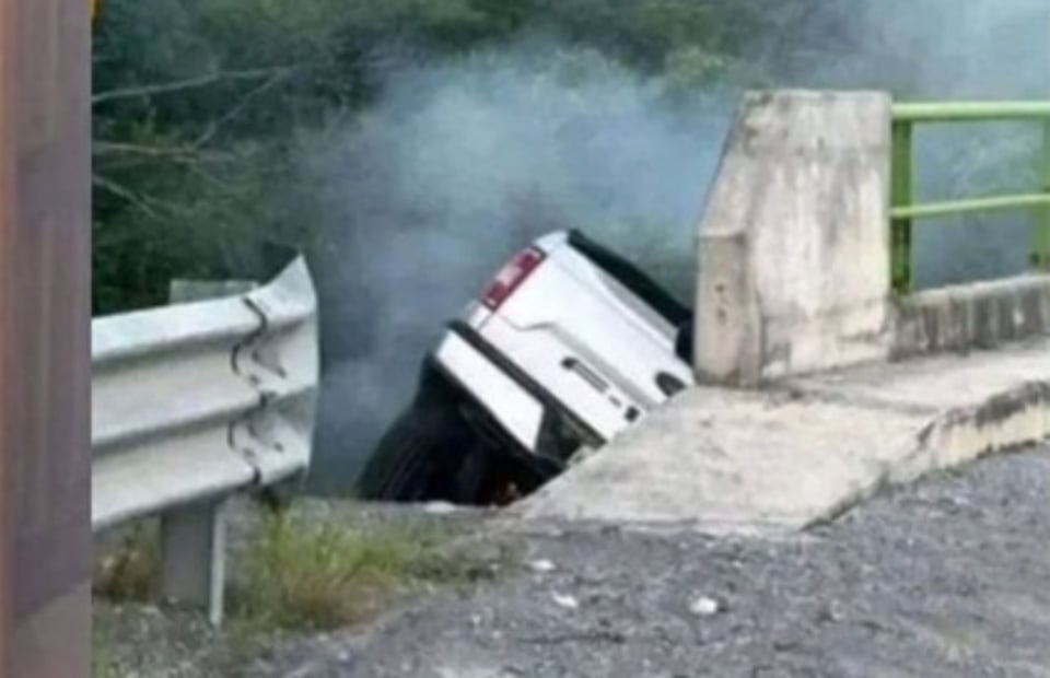 Reina de belleza muere calcinada en accidente automovilístico