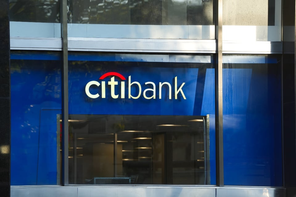 Dicen quiénes recibirán cheque de 850 dólares de Citibank