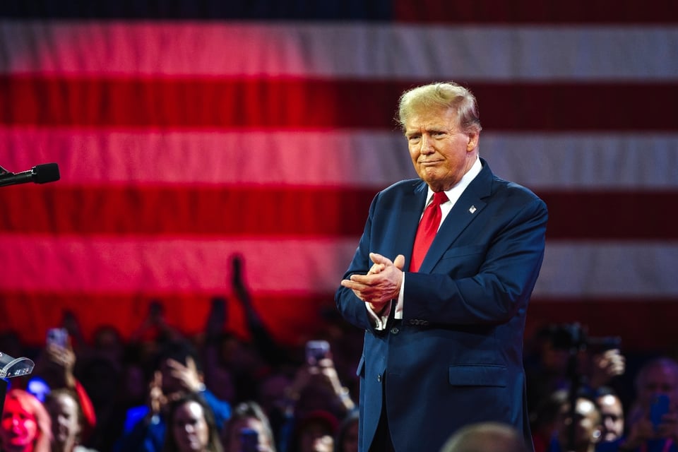Trump dice quiénes son sus enemigos internos