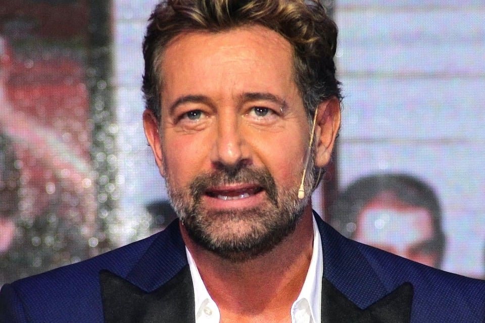 Gabriel Soto enciende las alarmas tras aparecer con el rostro desfigurado