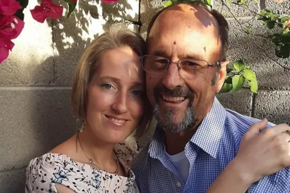 Joven confiesa asesinato de su madre en Arizona