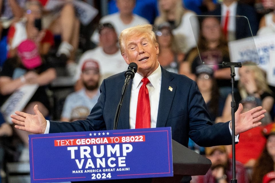 Donald Trump sorprende con un nuevo corte de cabello ( VIDEO) featured image
