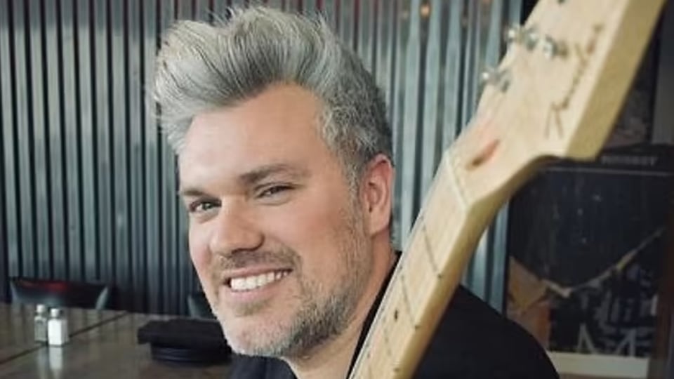 Muere en accidente automovilístico músico Brooks Young,