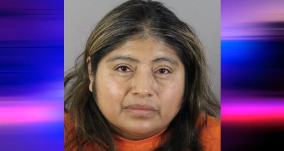 Madre se molesta por calificaciones de su hijo y lo abandona en la autopista