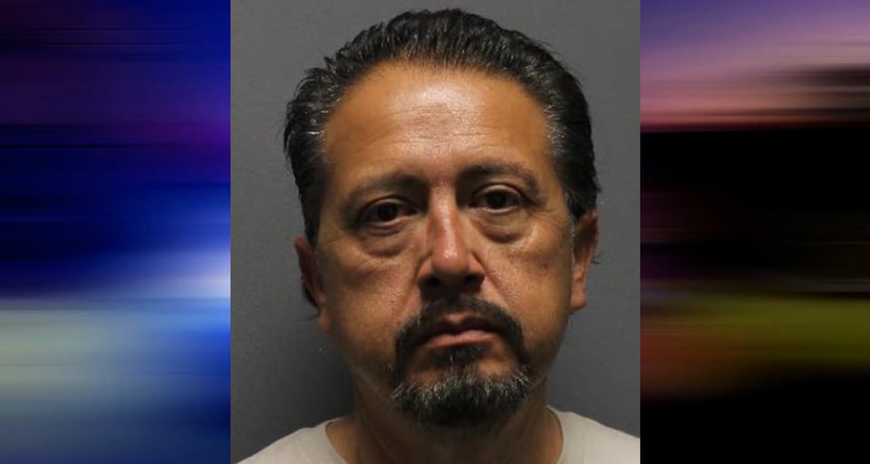 Profesor arrestado Texas por presuntamente pasar la noche en la escuela con una estudiante
