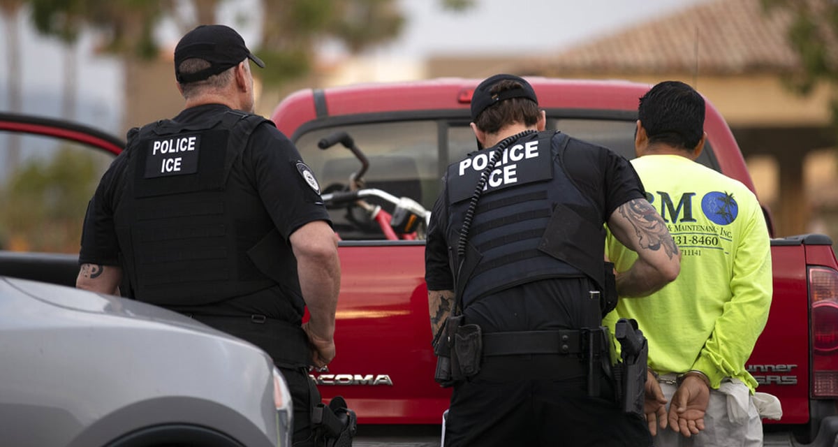 Nueva ley antiinmigrante en Carolina del Norte permitirá a policías detener a inmigrantes indocumentados