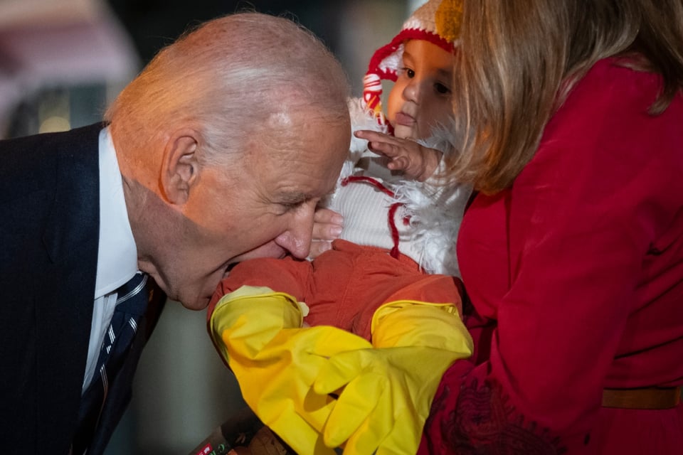 Casa Blanca defiende a Biden luego de polémica en Halloween featured image