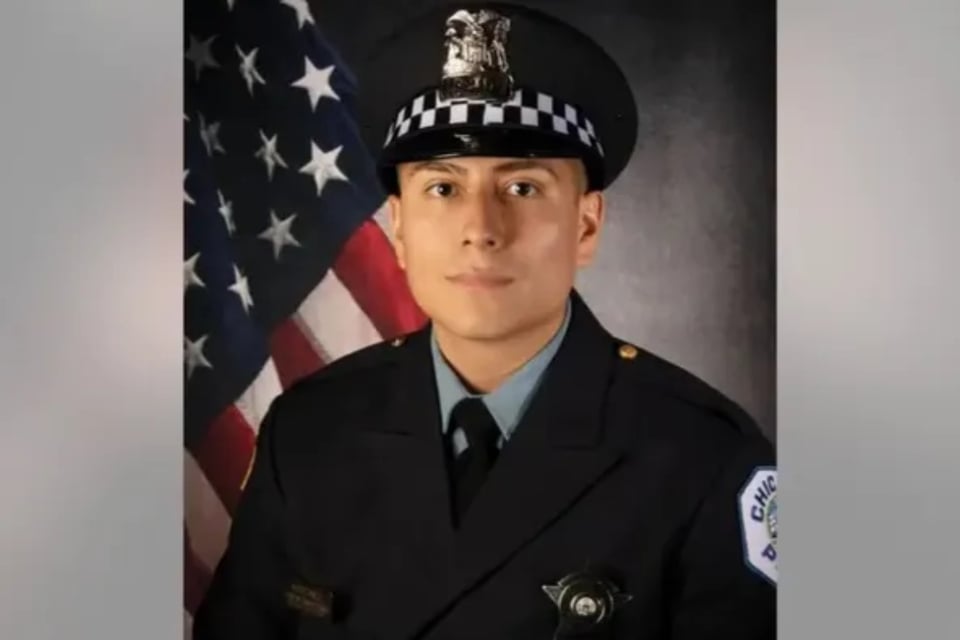 Policía hispano de Chicago muere en el cumplimiento de su deber