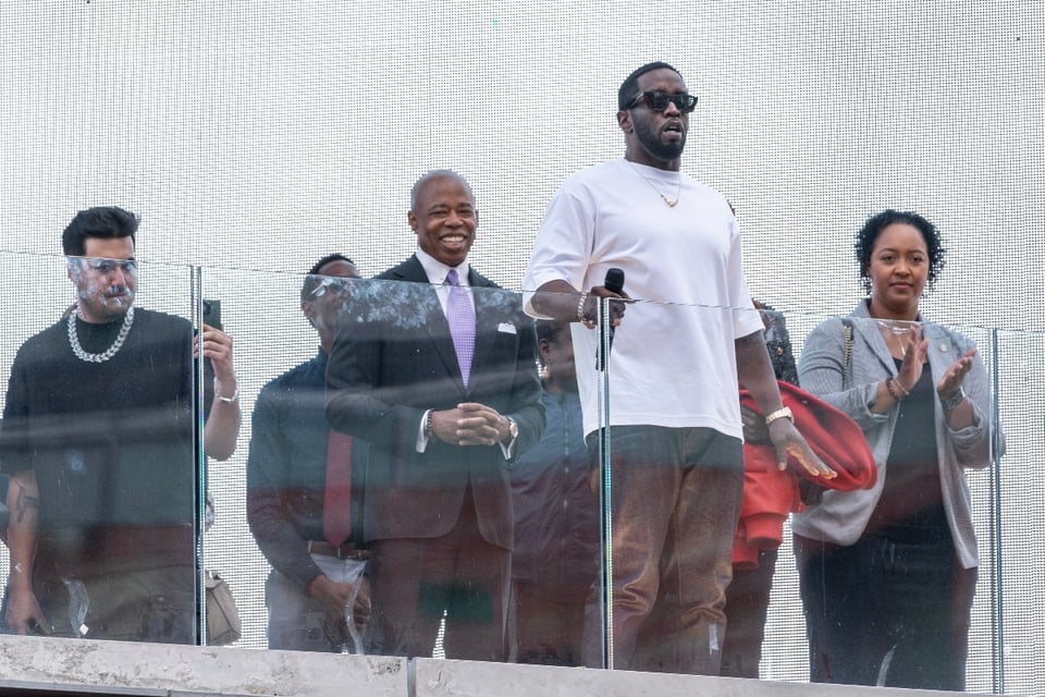 Diddy celebra su cumpleaños 55 en medio de polémicas acusaciones