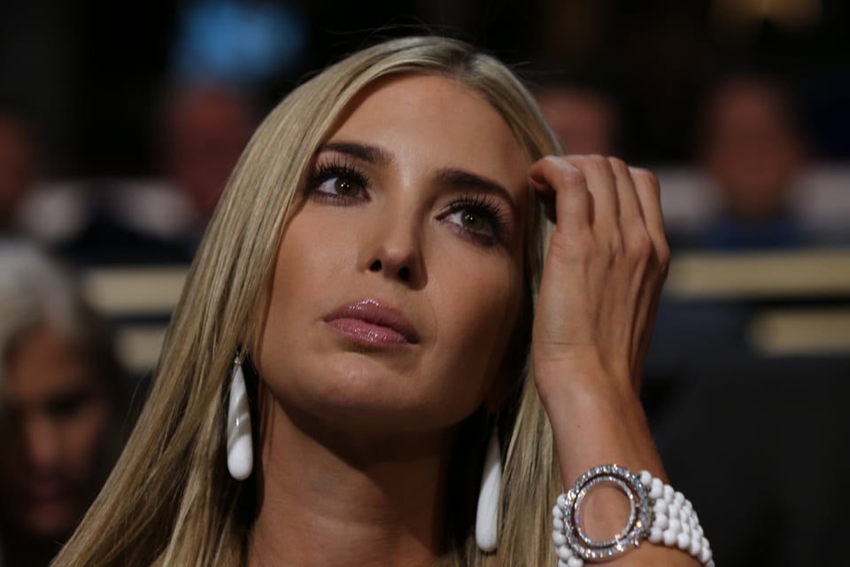 El atuendo de Ivanka Trump en la noche electoral desata teorías