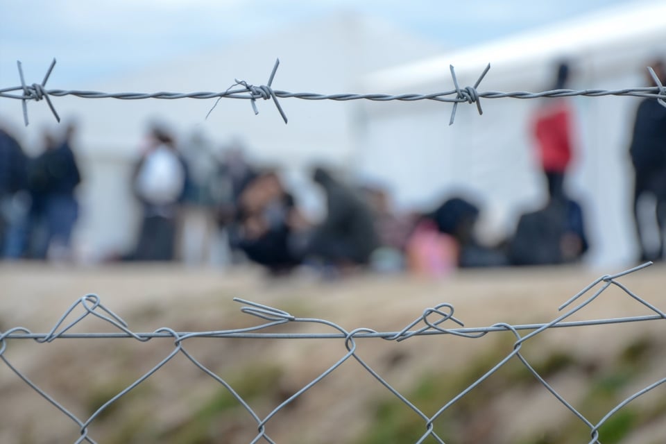 Niño de 10 años llega solo a la frontera sur de EE. UU. tras ser abandonado por traficantes