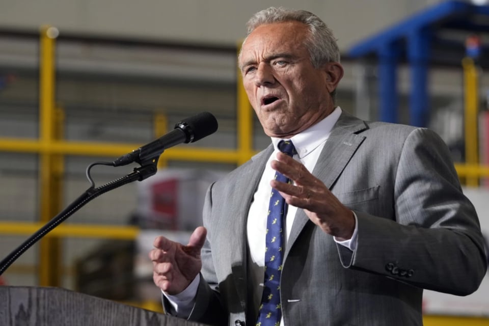 Trump elige como secretario de Salud al anti vacunas Robert F. Kennedy Jr.