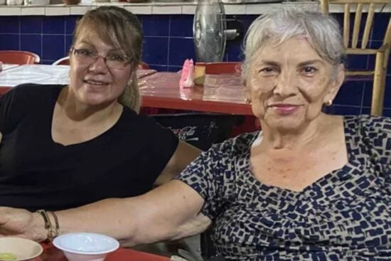 Dos hermanas pierden la vida en accidente de Bus en México