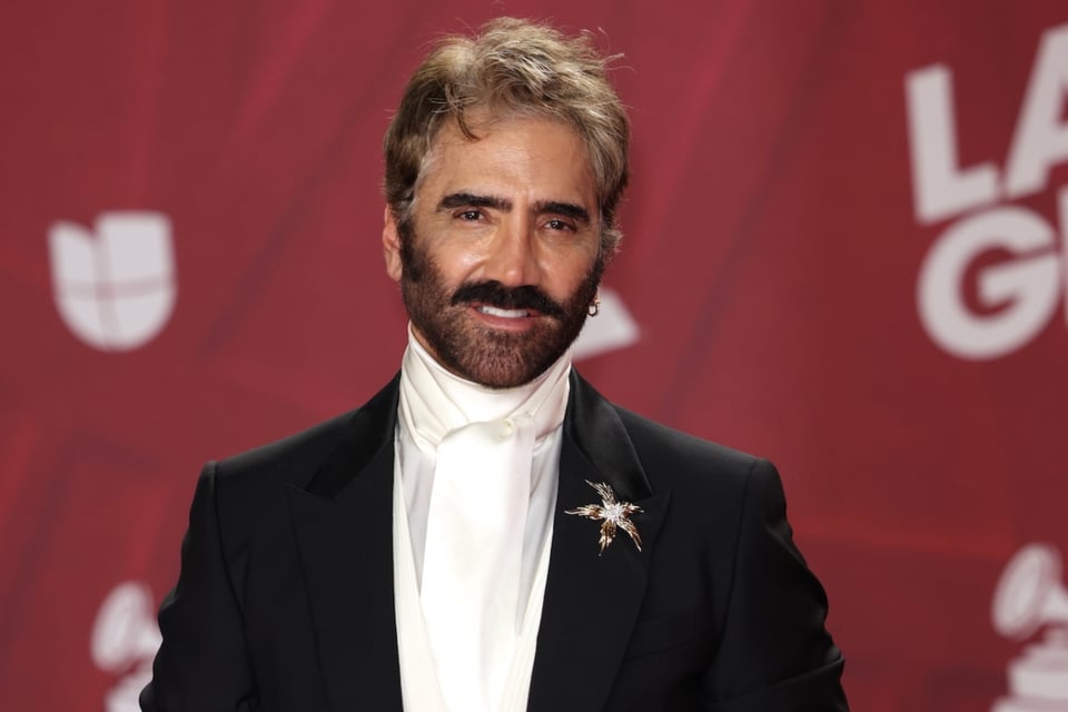 Alejandro Fernández confirma sospechas de sus preferencias; ¿sale del clóset? featured image