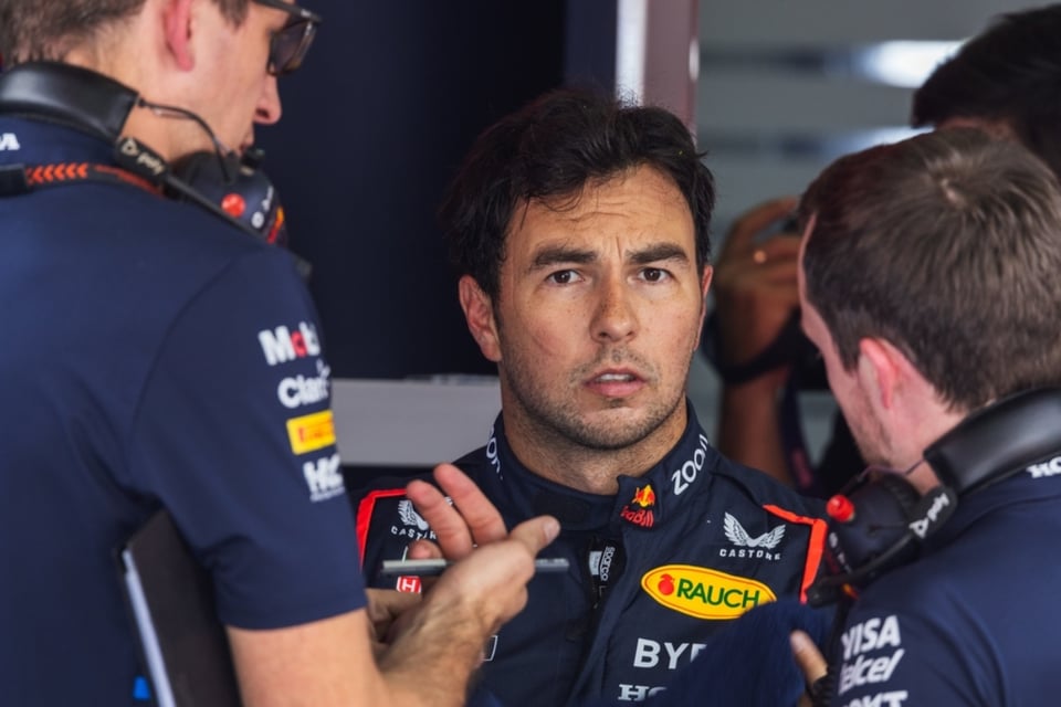 Checo destroza a Red Bull y acusa favoritismo hacia Verstappen