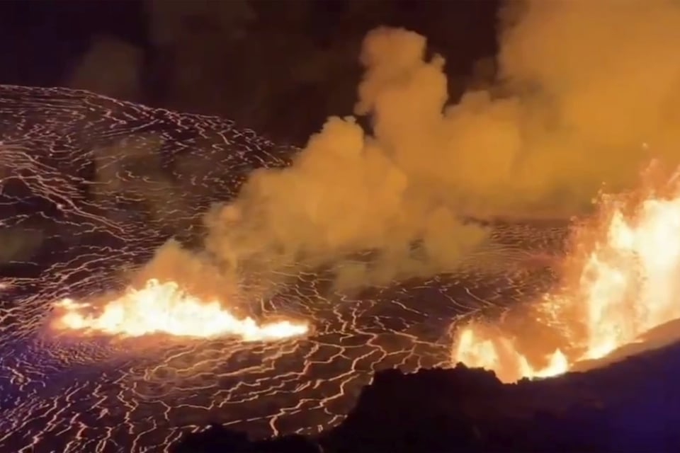 Kilauea, volcán en erupción, lava en Hawái, niebla volcánica, Parque Nacional de los Volcanes de Hawái, Mauna Loa, MundoNOW.