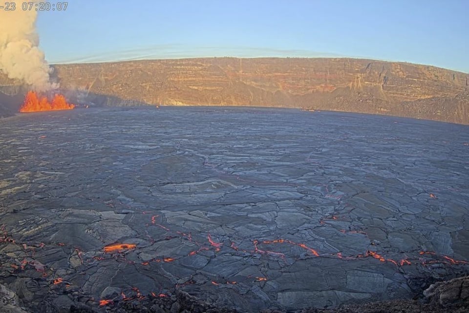 Entra en erupción volcán de Hawái