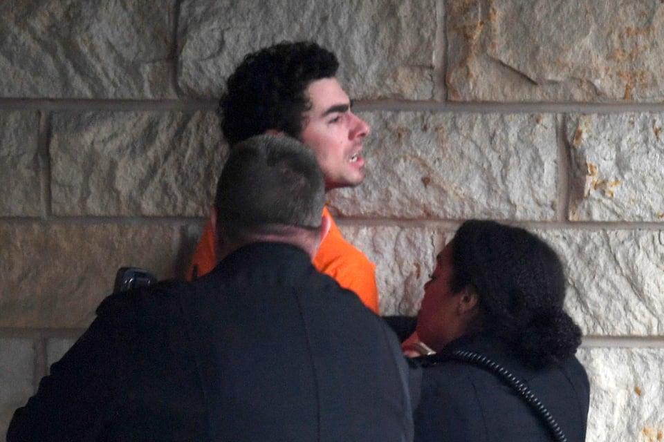 Acusan de asesinato al sospechoso del crimen contra el CEO de UnitedHealthcare
